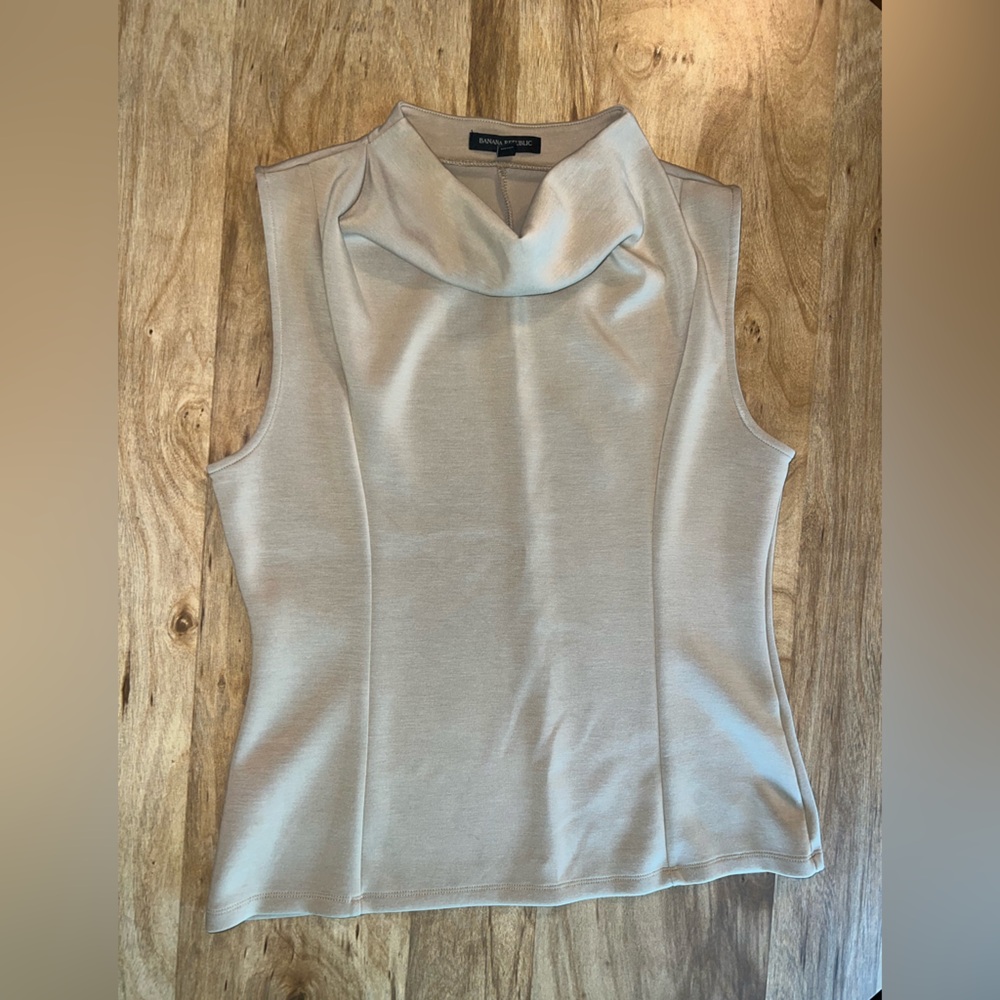 SOLD- Banana Republic Nude Cream Crowl Neck Sleeveless Shell Top